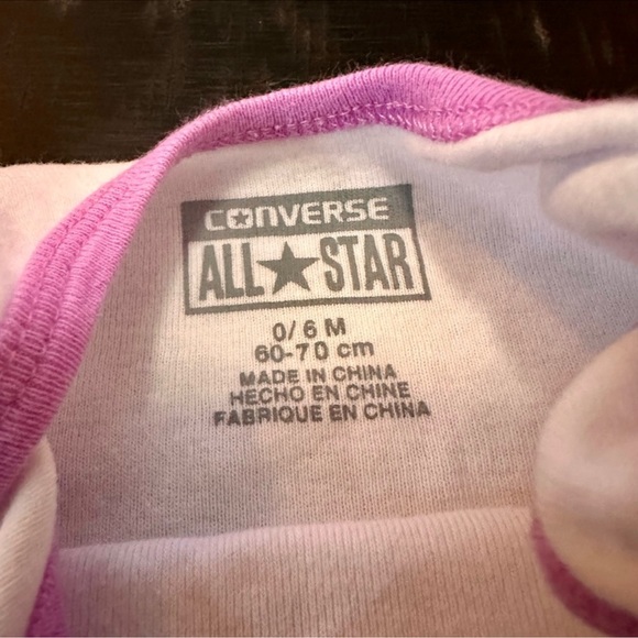 Used/good used condition- bundle of 8 items - bodysuits/shorts - size 3-6 months - Picture 10 of 16